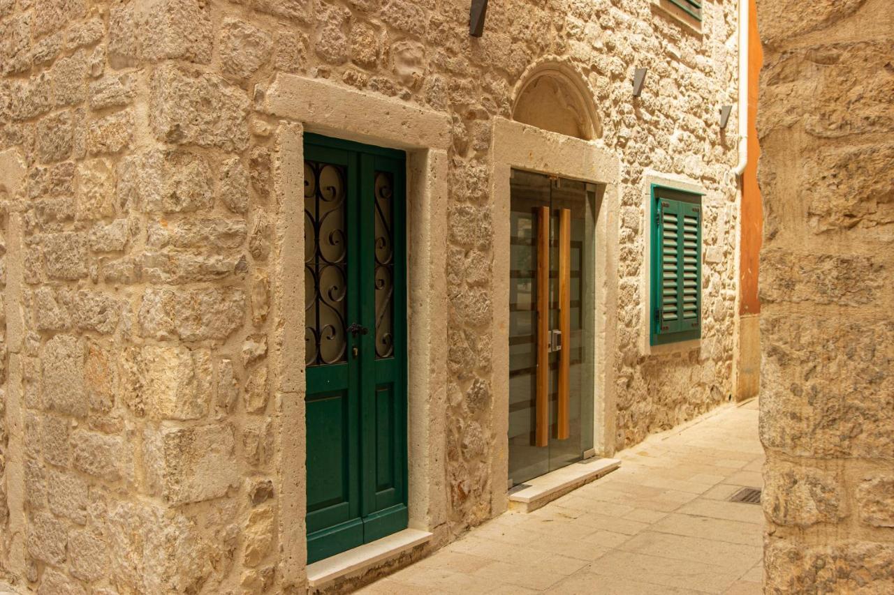 الشقق الفندقية شيبينيكفي  St. Clara Old Town المظهر الخارجي الصورة